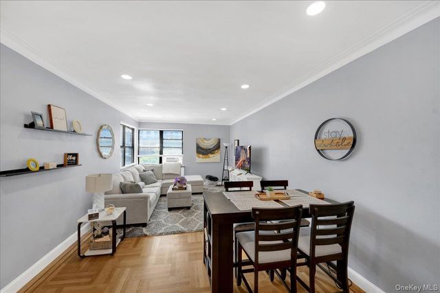 210 Martine Avenue 5F, White Plains, NY 10601