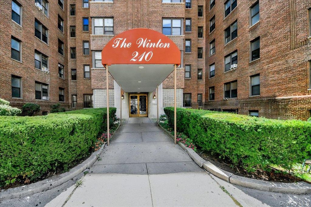 210 Martine Avenue 5F, White Plains, NY 10601