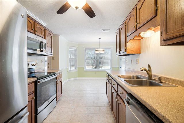 3331 DON VALLEY DR, Bartlett, TN 38133