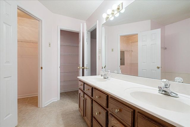 3331 DON VALLEY DR, Bartlett, TN 38133