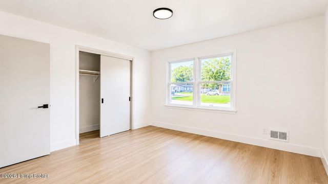 4107 Glen Valley Rd, Louisville, KY 40219