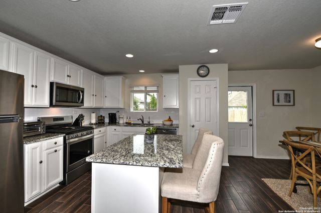 7807 Cottonwood Ridge, Boerne, TX 78015
