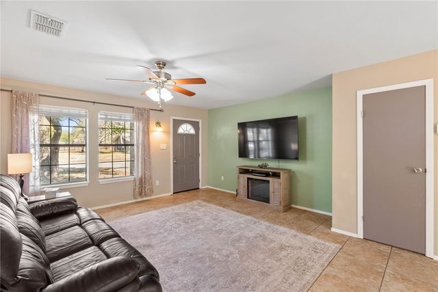 111 Bayleaf ln, Rockport, TX 78382