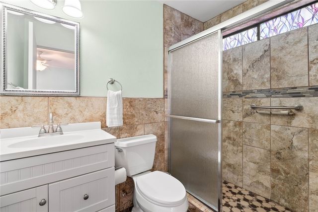 111 Bayleaf ln, Rockport, TX 78382