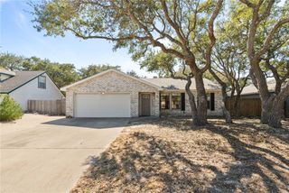 111 Bayleaf ln, Rockport, TX 78382