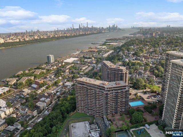 100 Carlyle Drive VG6, Cliffside Park, NJ 07010