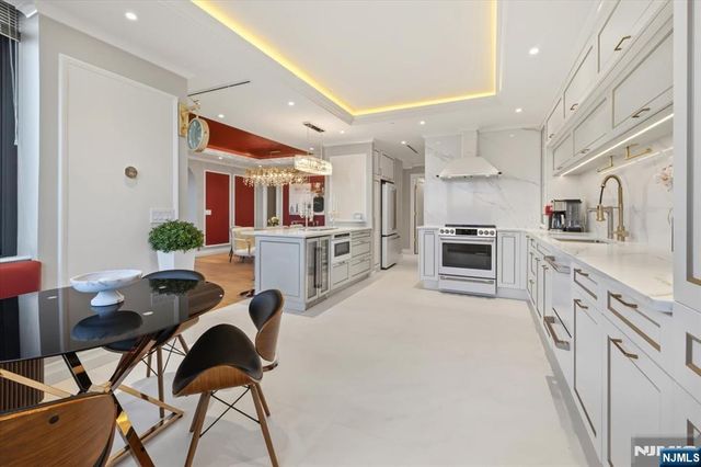 100 Carlyle Drive VG6, Cliffside Park, NJ 07010