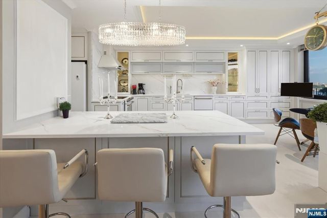 100 Carlyle Drive VG6, Cliffside Park, NJ 07010