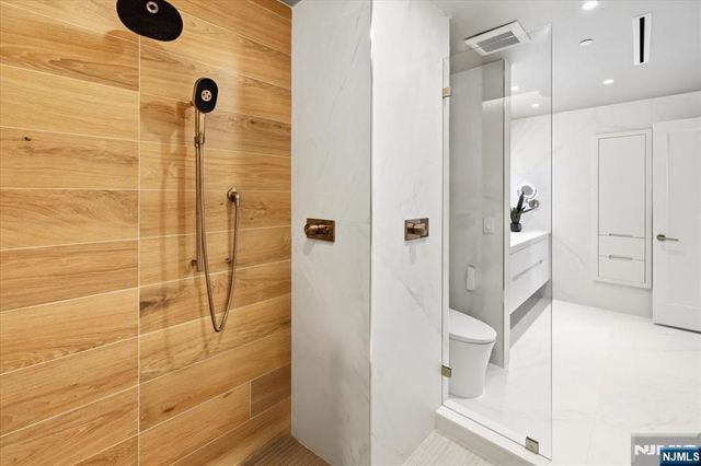 100 Carlyle Drive VG6, Cliffside Park, NJ 07010