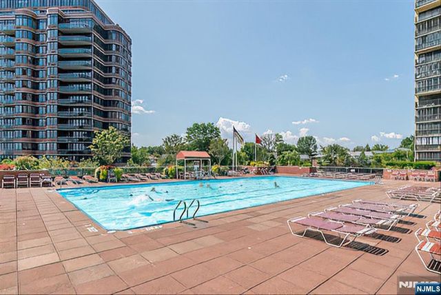 100 Carlyle Drive VG6, Cliffside Park, NJ 07010