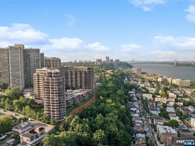 100 Carlyle Drive VG6, Cliffside Park, NJ 07010