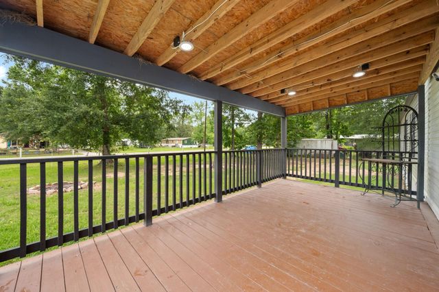 42 County Road 2802, Cleveland, TX 77327