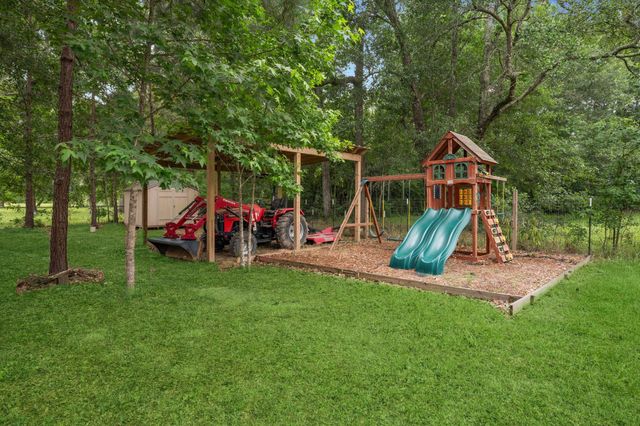 42 County Road 2802, Cleveland, TX 77327
