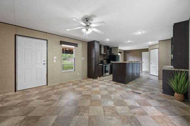 42 County Road 2802, Cleveland, TX 77327