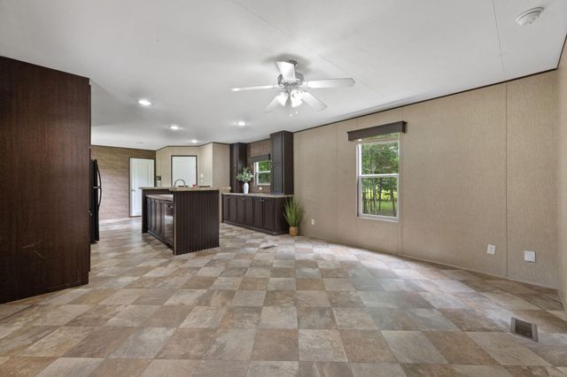 42 County Road 2802, Cleveland, TX 77327