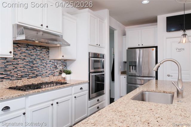 24636 Padstone Drive, South Lyon, MI 48178