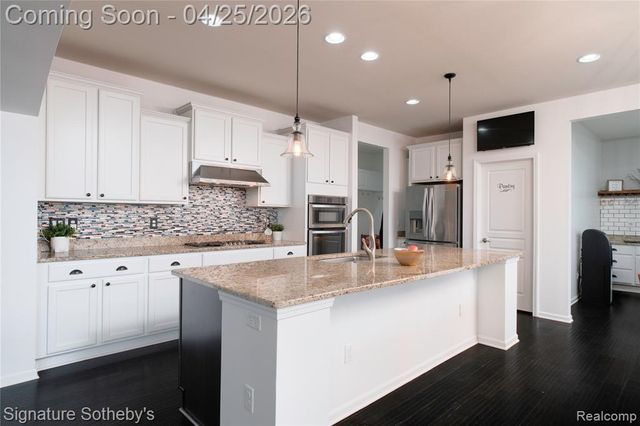 24636 Padstone Drive, South Lyon, MI 48178