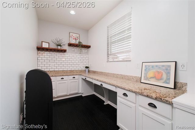 24636 Padstone Drive, South Lyon, MI 48178