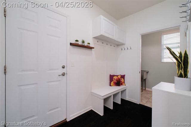 24636 Padstone Drive, South Lyon, MI 48178