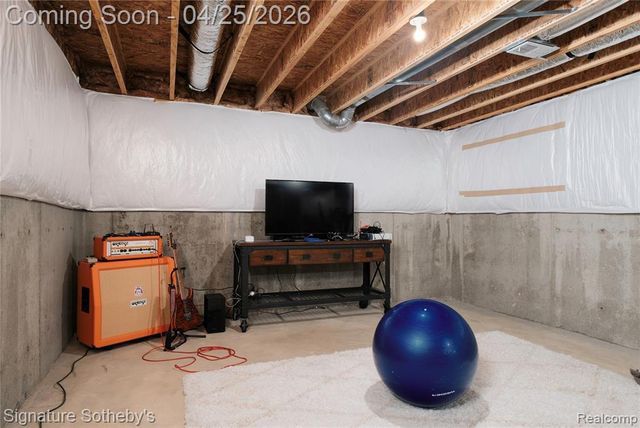 24636 Padstone Drive, South Lyon, MI 48178