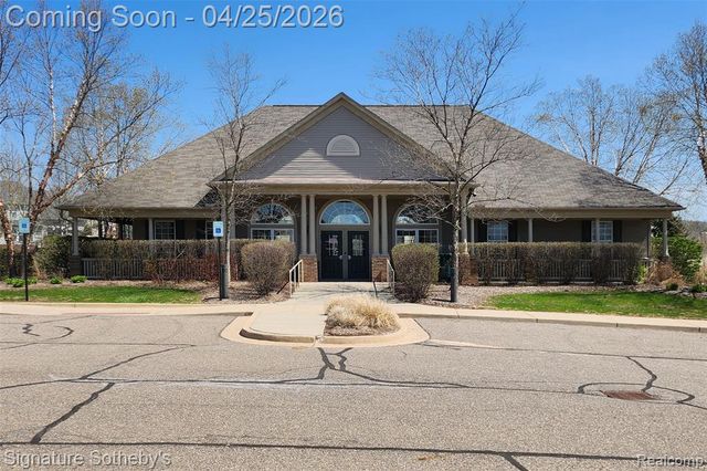 24636 Padstone Drive, South Lyon, MI 48178