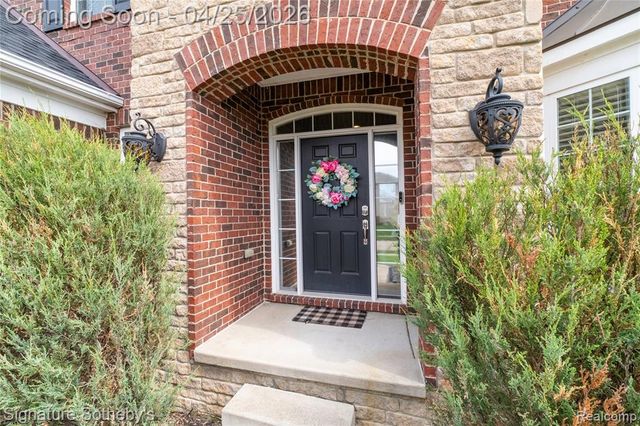24636 Padstone Drive, South Lyon, MI 48178