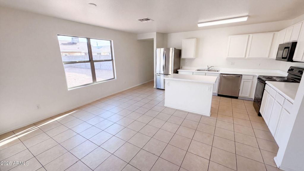 11517 W LARKSPUR Drive, El Mirage, AZ 85335 — photo 2