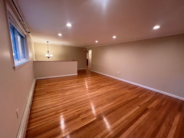 15 Oak Road, Waltham, MA 02451