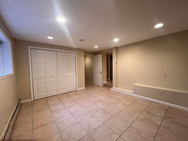 15 Oak Road, Waltham, MA 02451