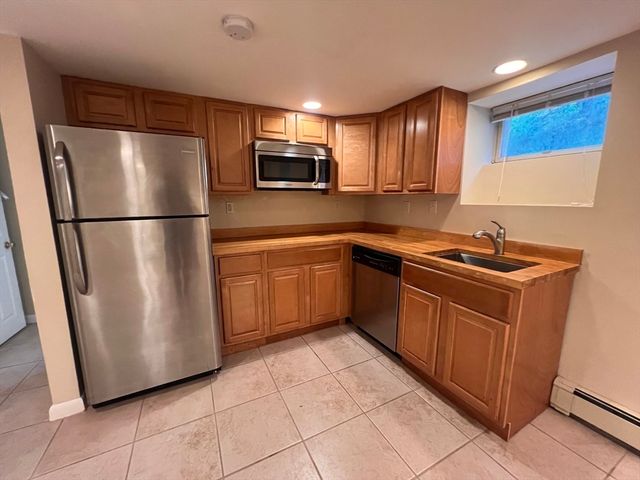 15 Oak Road, Waltham, MA 02451