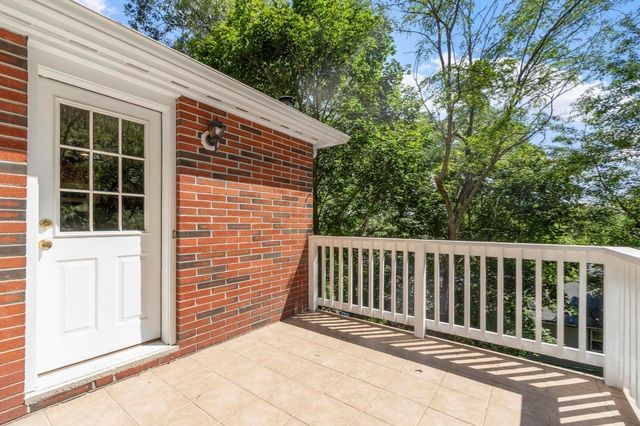 15 Oak Road, Waltham, MA 02451