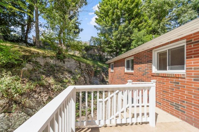 15 Oak Road, Waltham, MA 02451
