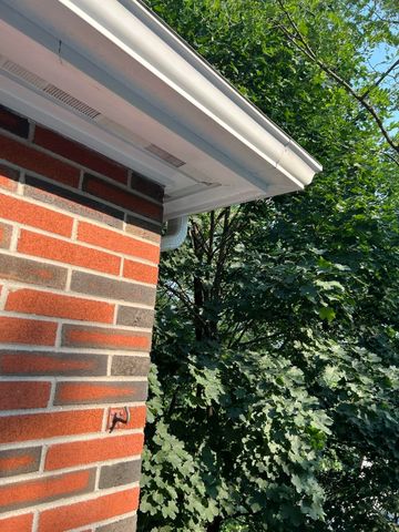15 Oak Road, Waltham, MA 02451