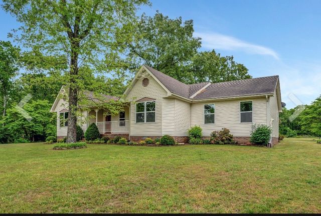 735 Railroad Bed Pike, Summertown, TN 38483