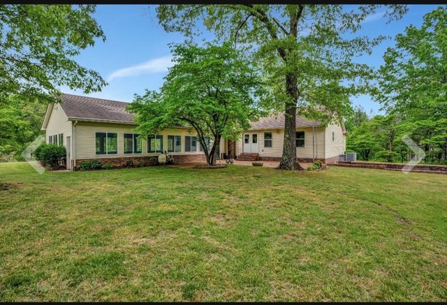 735 Railroad Bed Pike, Summertown, TN 38483