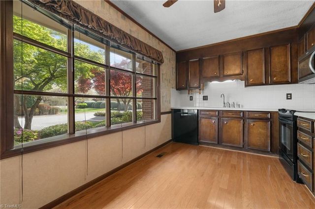 3118 Burke Mill Court, Winston-salem, NC 27103