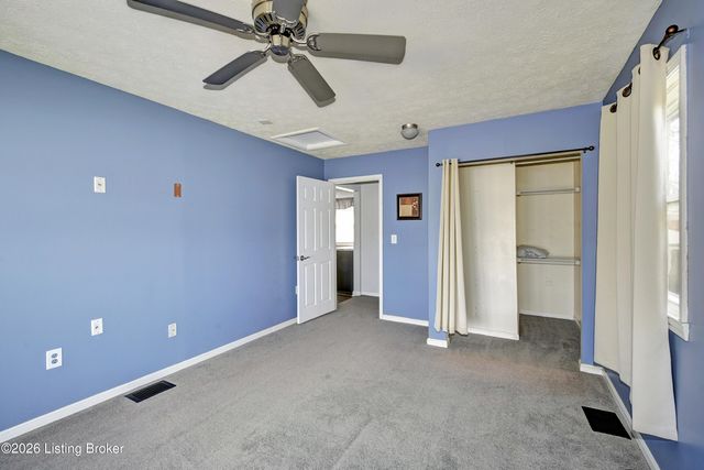 7102 Nanisinh Way, Louisville, KY 40258