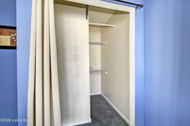 7102 Nanisinh Way, Louisville, KY 40258