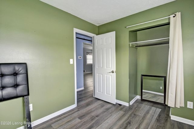 7102 Nanisinh Way, Louisville, KY 40258