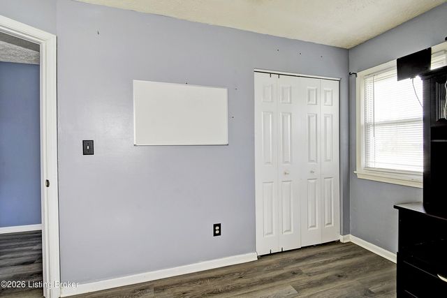 7102 Nanisinh Way, Louisville, KY 40258