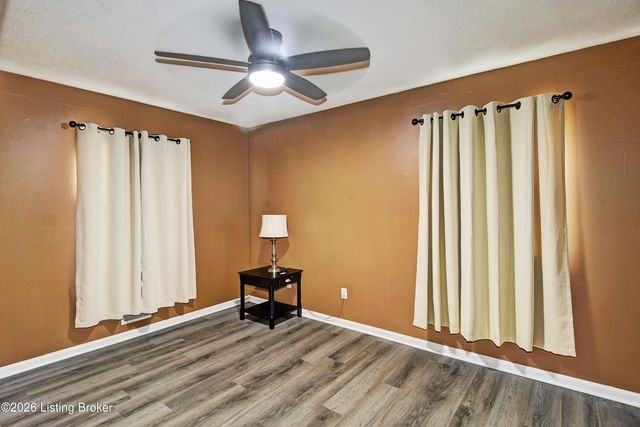 7102 Nanisinh Way, Louisville, KY 40258