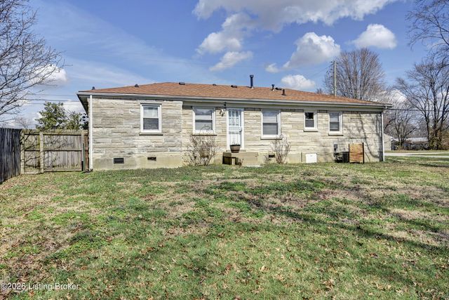 7102 Nanisinh Way, Louisville, KY 40258