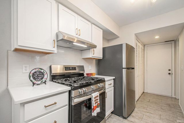 18193 Windmill Court, South Bend, IN 46637