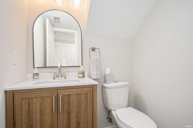 18193 Windmill Court, South Bend, IN 46637