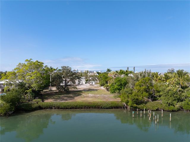 3821 FLAMINGO AVENUE, Sarasota, FL 34242