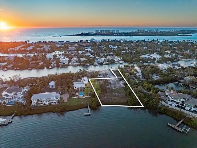 3821 FLAMINGO AVENUE, Sarasota, FL 34242
