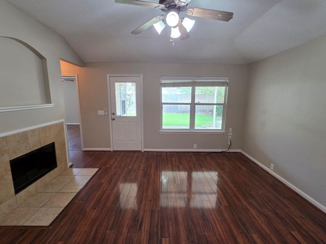 4702 Pin Oak Creek Lane, Kingwood, TX 77345