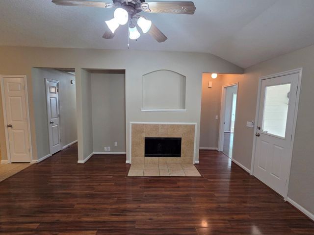 4702 Pin Oak Creek Lane, Kingwood, TX 77345