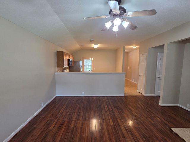 4702 Pin Oak Creek Lane, Kingwood, TX 77345