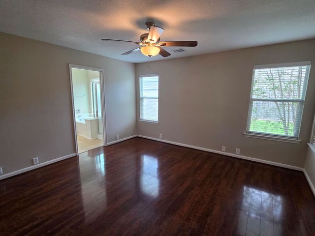 4702 Pin Oak Creek Lane, Kingwood, TX 77345